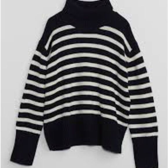 GAP Kids 24/7 Split-Hem Turtleneck Sweater Size M navy blue/white‎ striped NWT - Picture 1 of 4